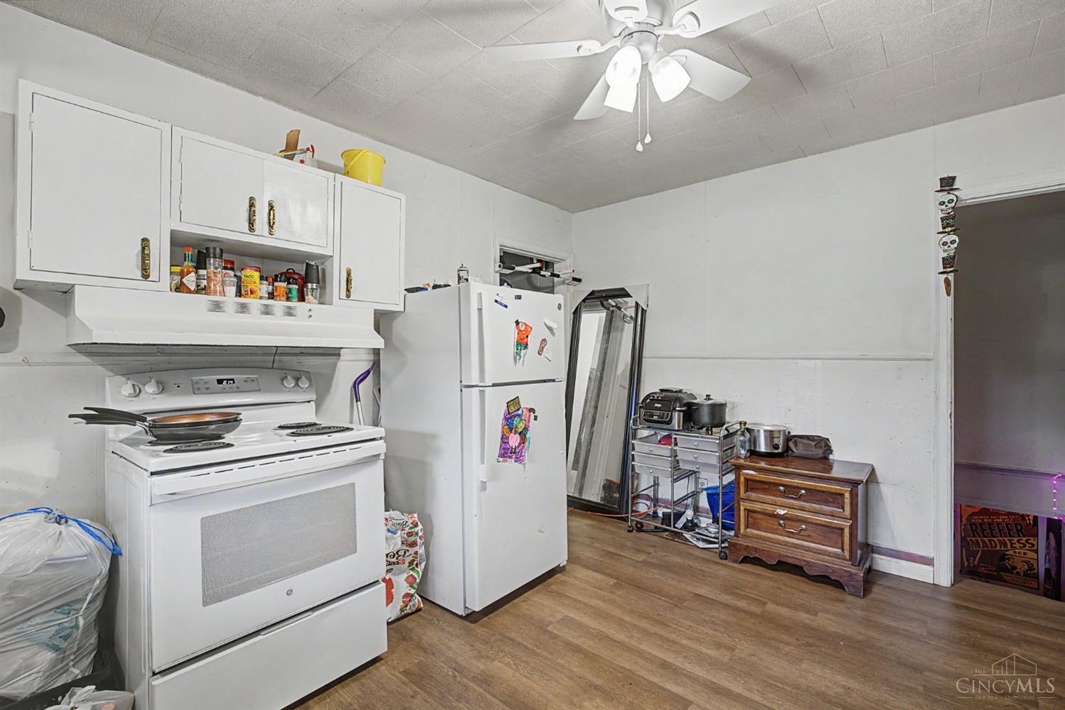 8802 Pine Road Property Photo 9