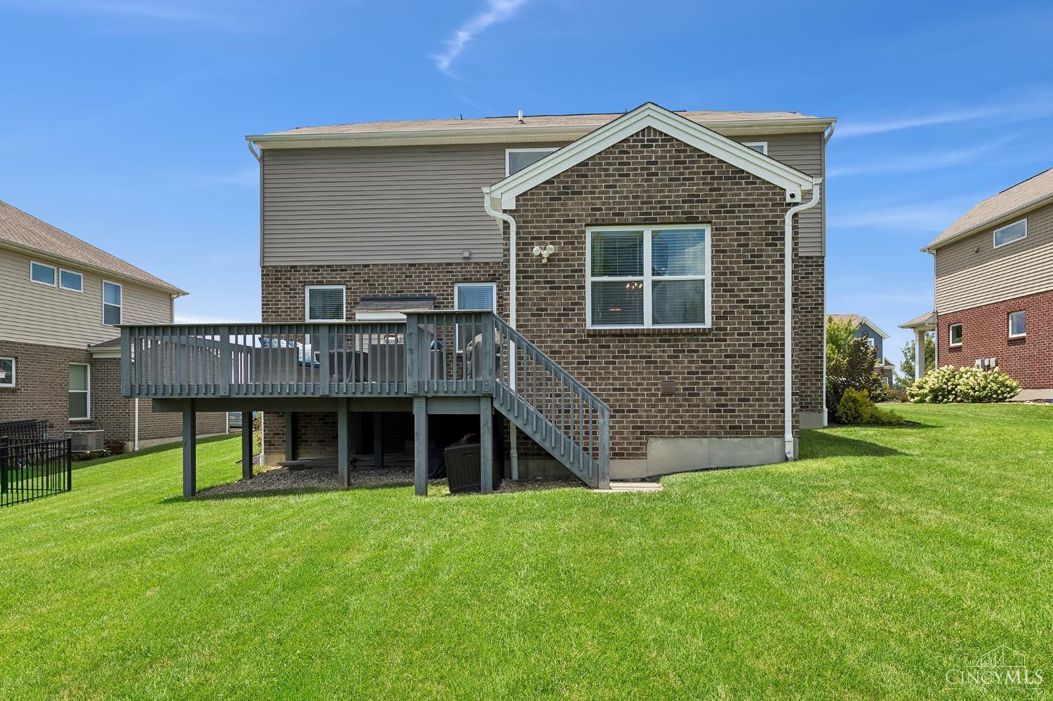5228 Peterborough Drive Property Photo 4