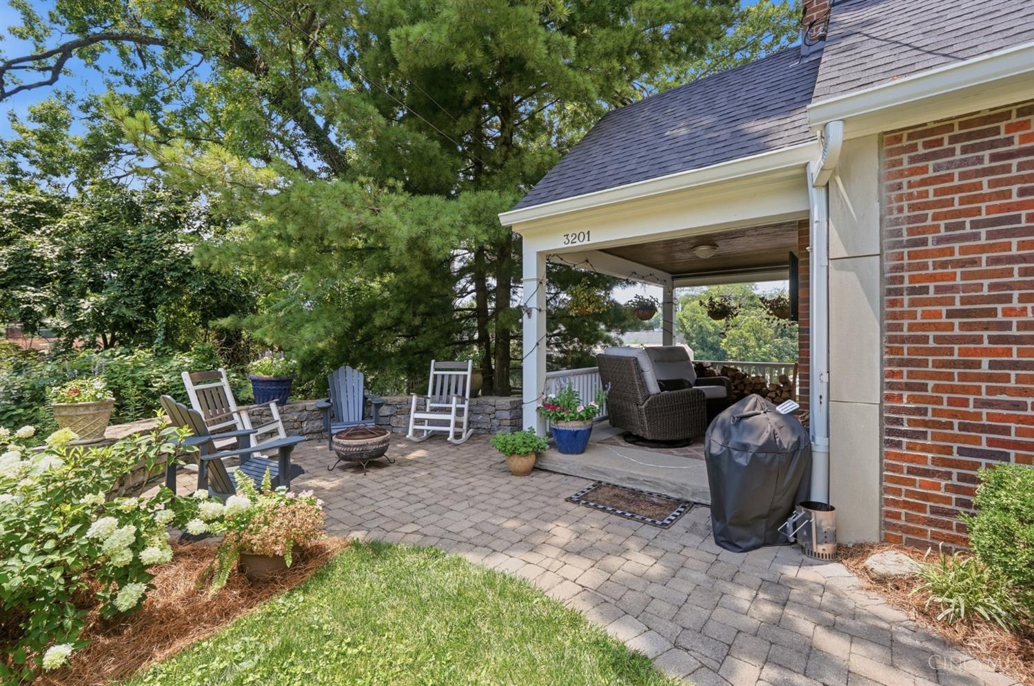 3201 Grischy Lane Property Photo 1