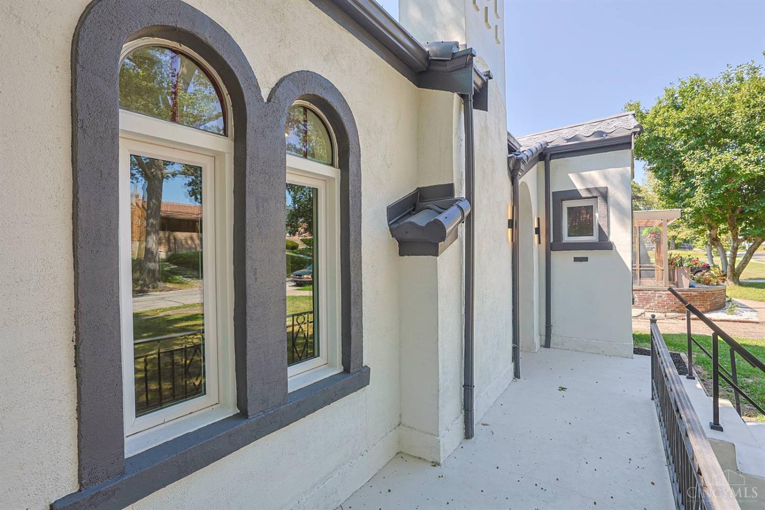 1515 Kenova Avenue Property Photo 3
