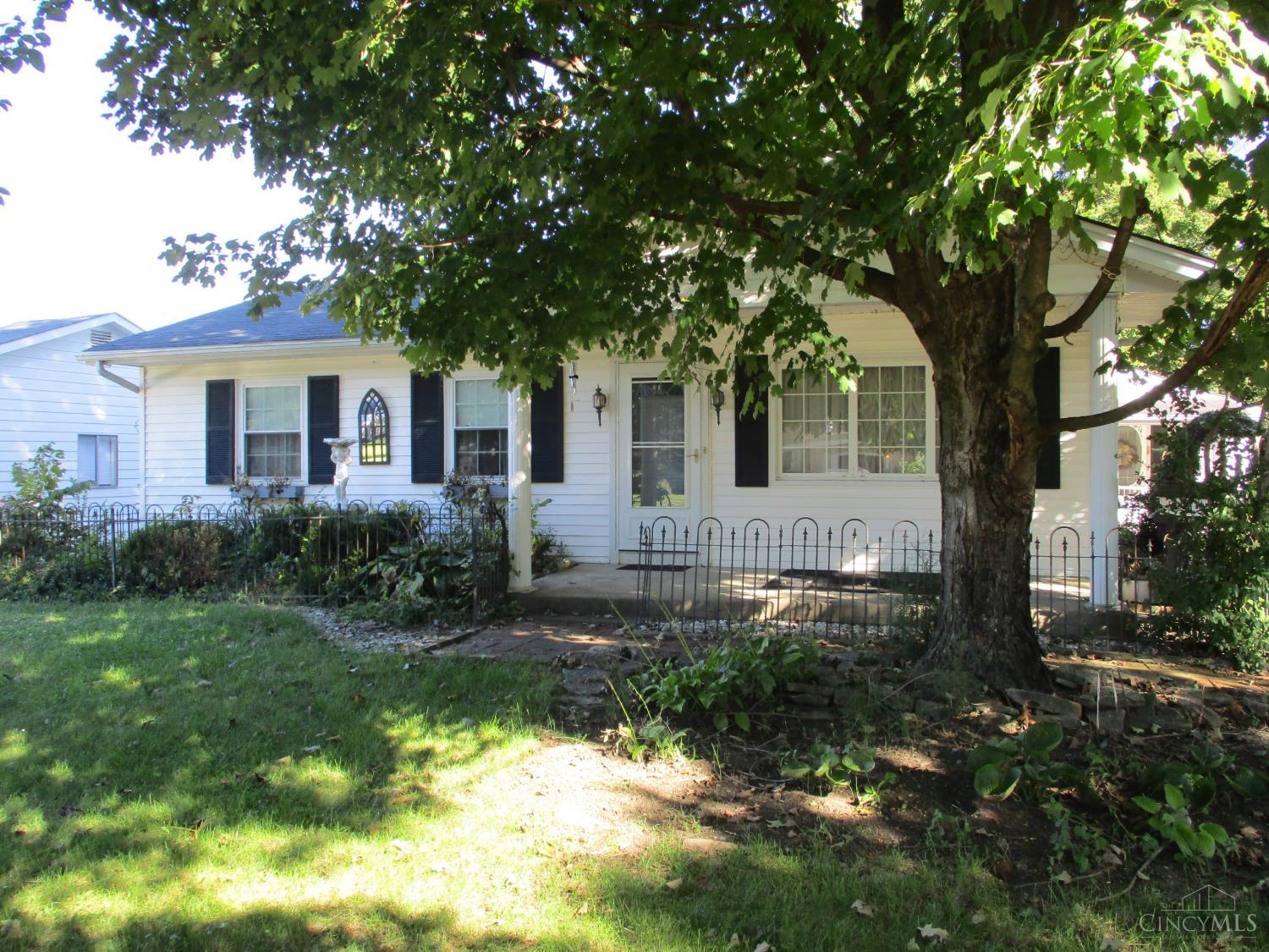 100 Cole Drive Property Photo 2