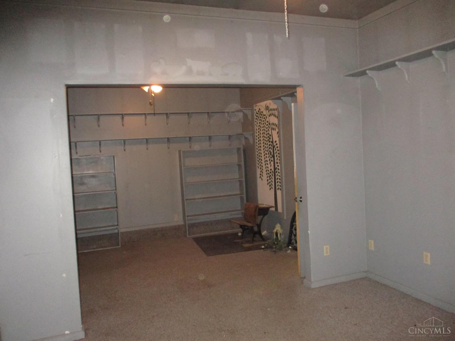 100 Cole Drive Property Photo 5