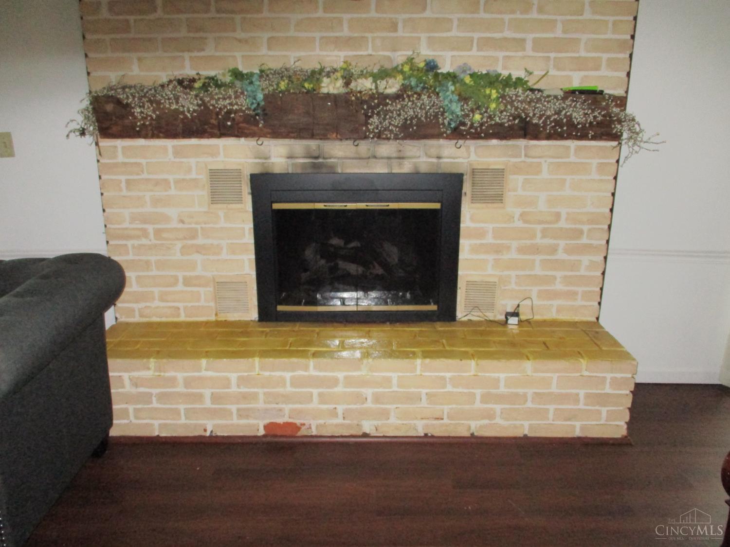 100 Cole Drive Property Photo 9