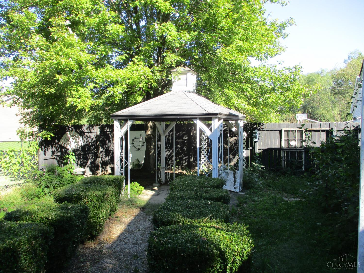 100 Cole Drive Property Photo 18