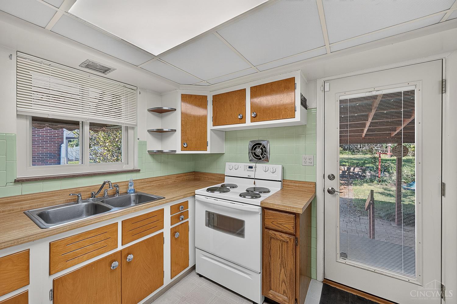1026 Gail Avenue Property Photo 9
