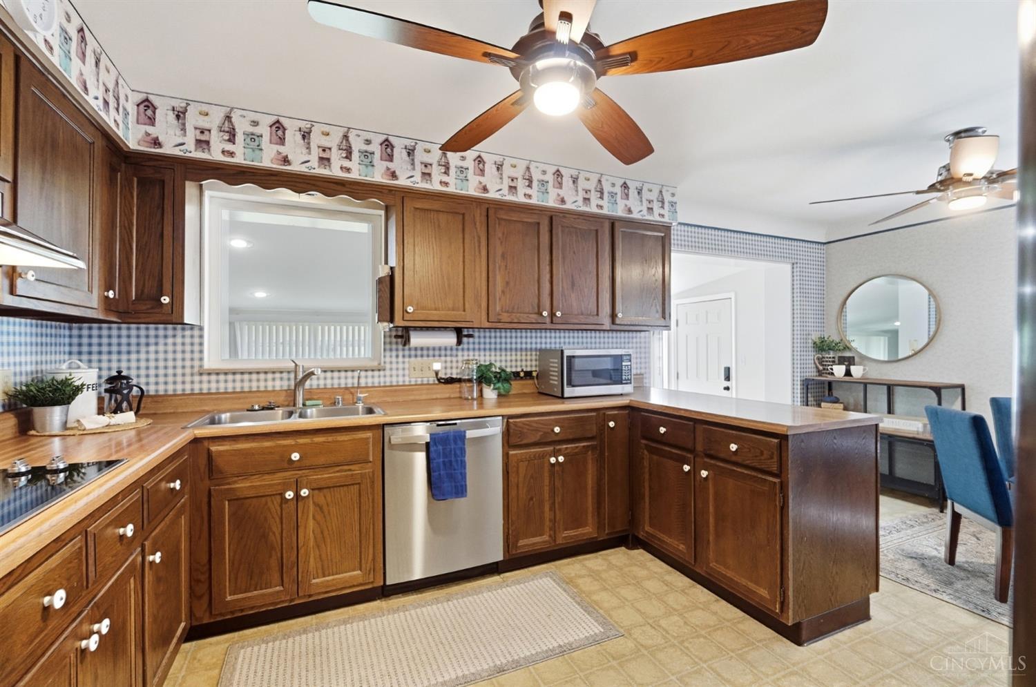 1210 Thurnridge Drive Property Photo 12