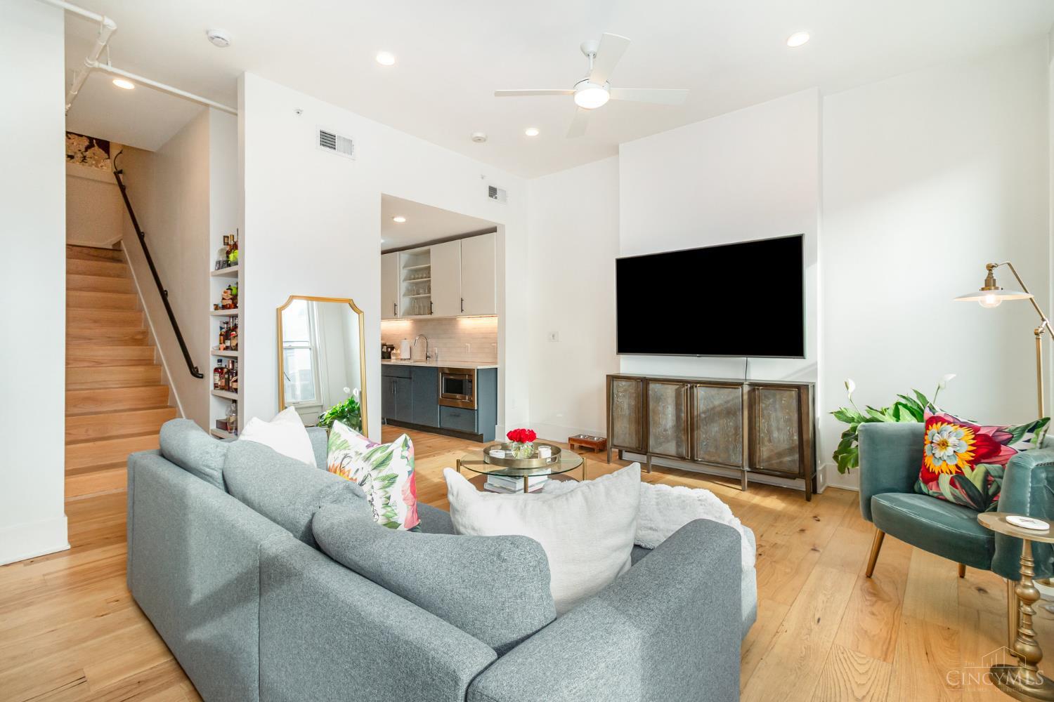 1003 Walnut Street Property Photo 5