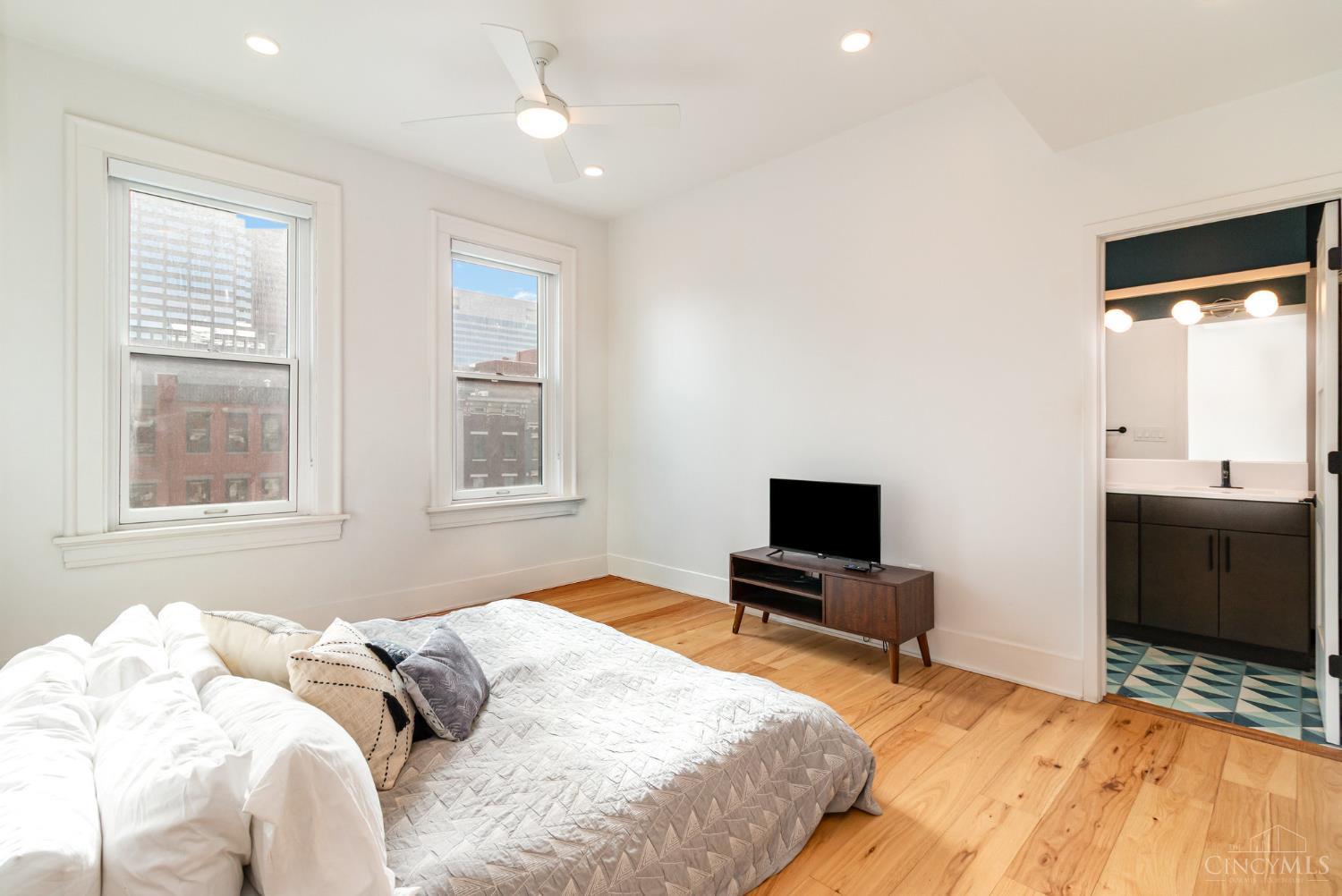 1003 Walnut Street Property Photo 11