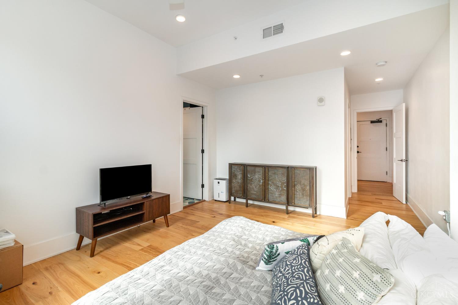 1003 Walnut Street Property Photo 12
