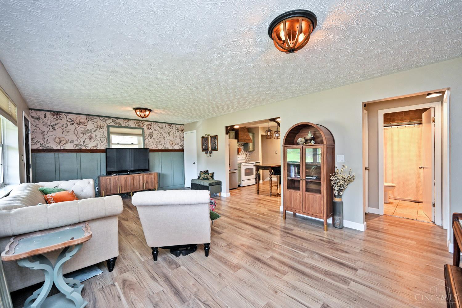 4043 Beavercreek Circle Property Photo 4