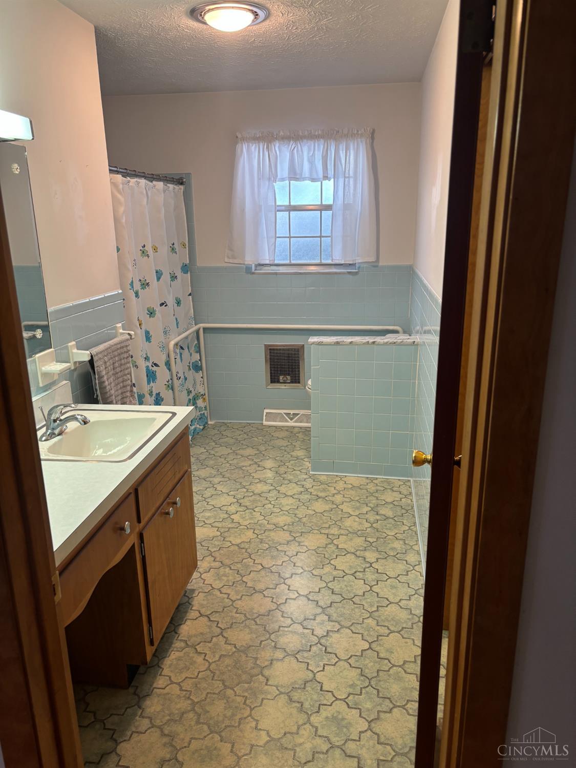 421 2nd Avenue Property Photo 13