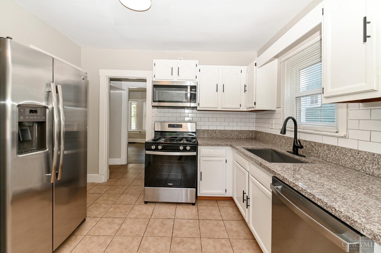 1946 Hewitt Avenue Property Photo 11