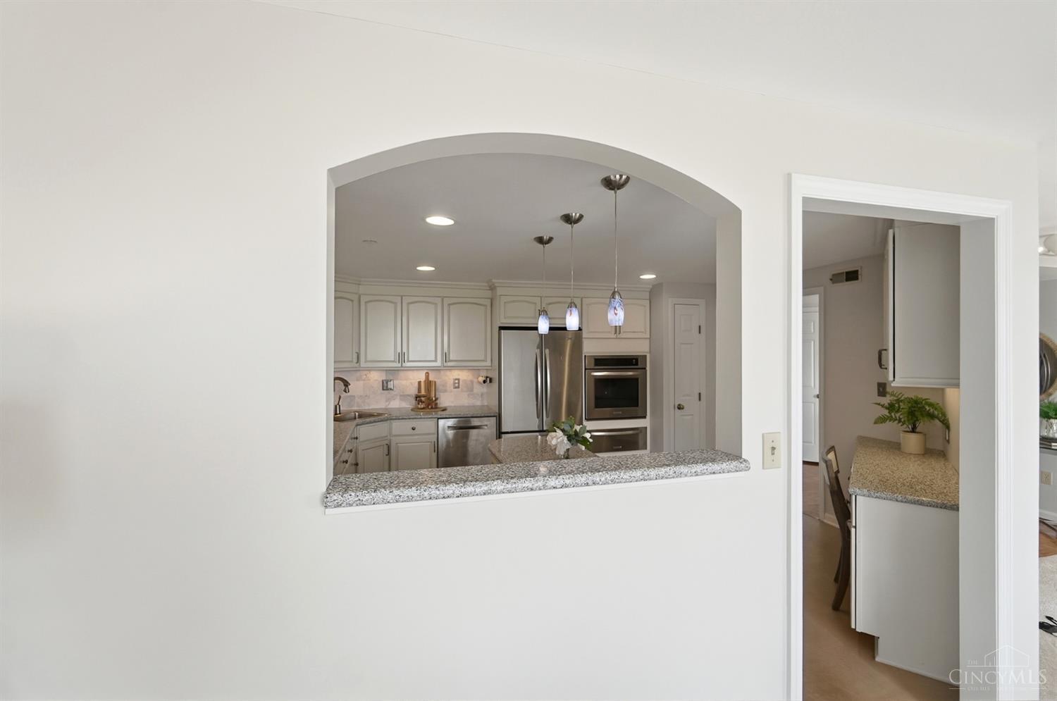 415 Bond Place Property Photo 14