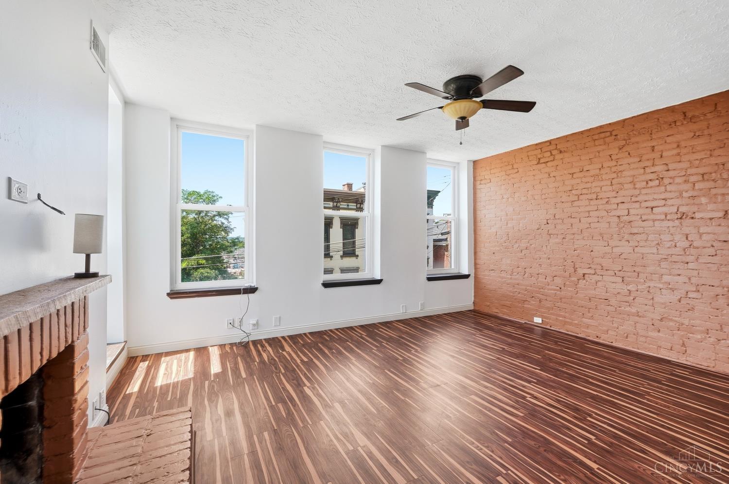1810 Walker Street Property Photo 24