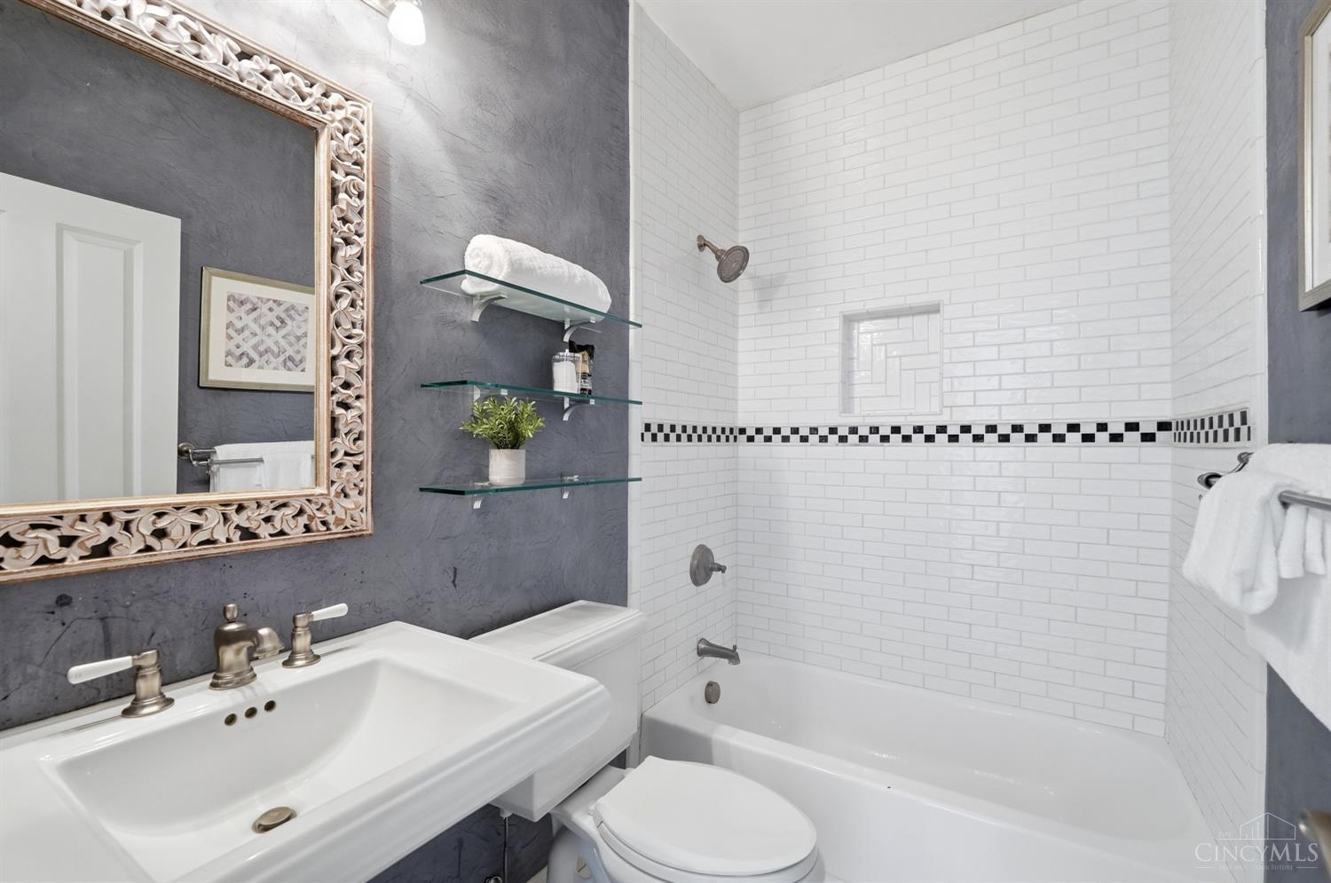 1810 Walker Street Property Photo 33