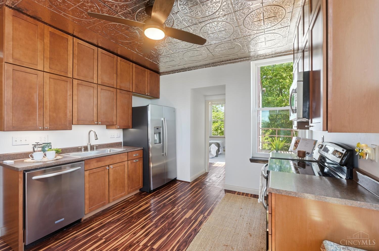 1810 Walker Street Property Photo 43