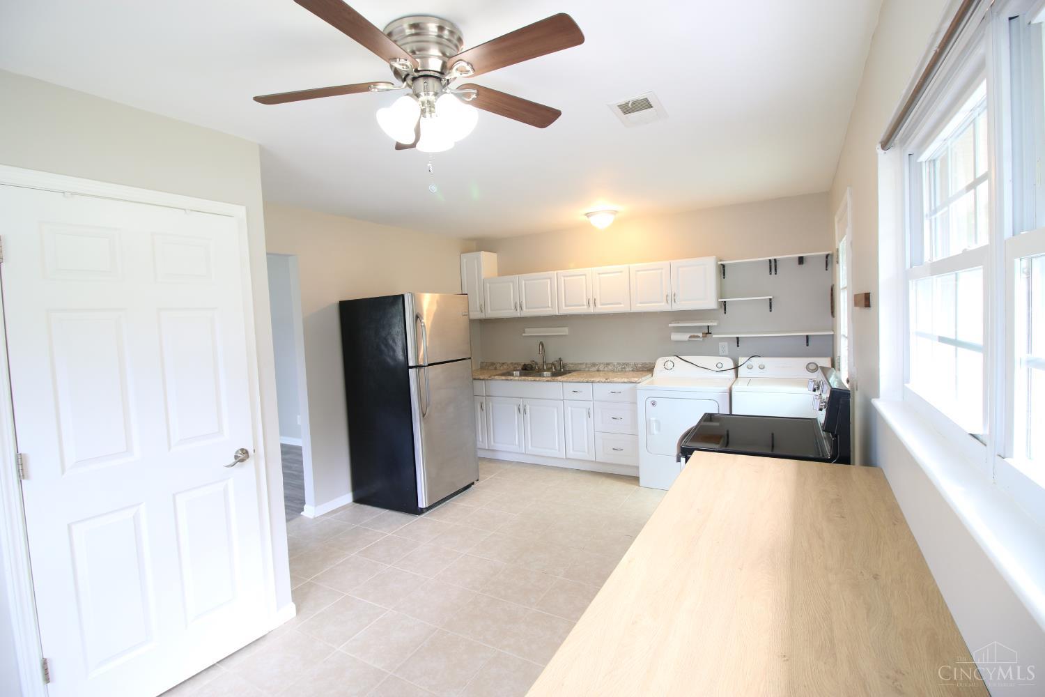 3974 Warren Avenue Property Photo 11