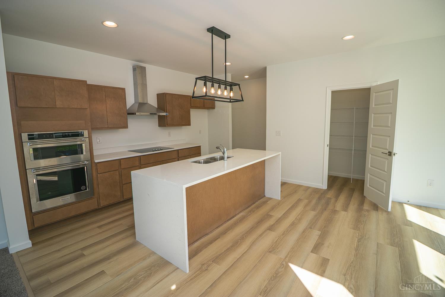 4223 South Avenue Property Photo 5