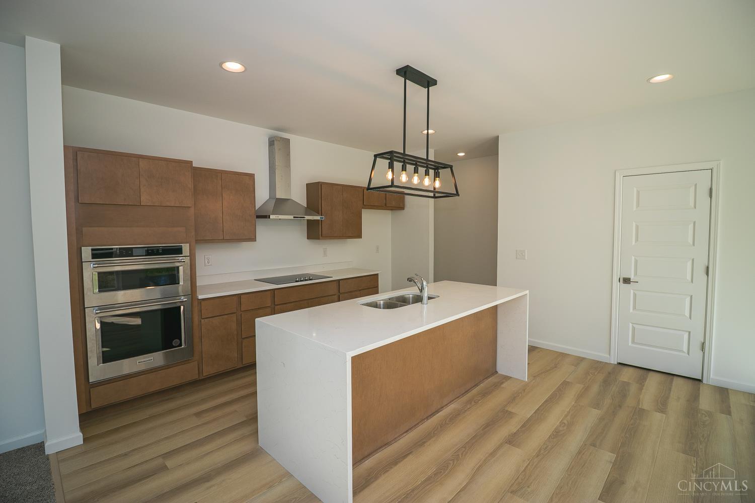4223 South Avenue Property Photo 12