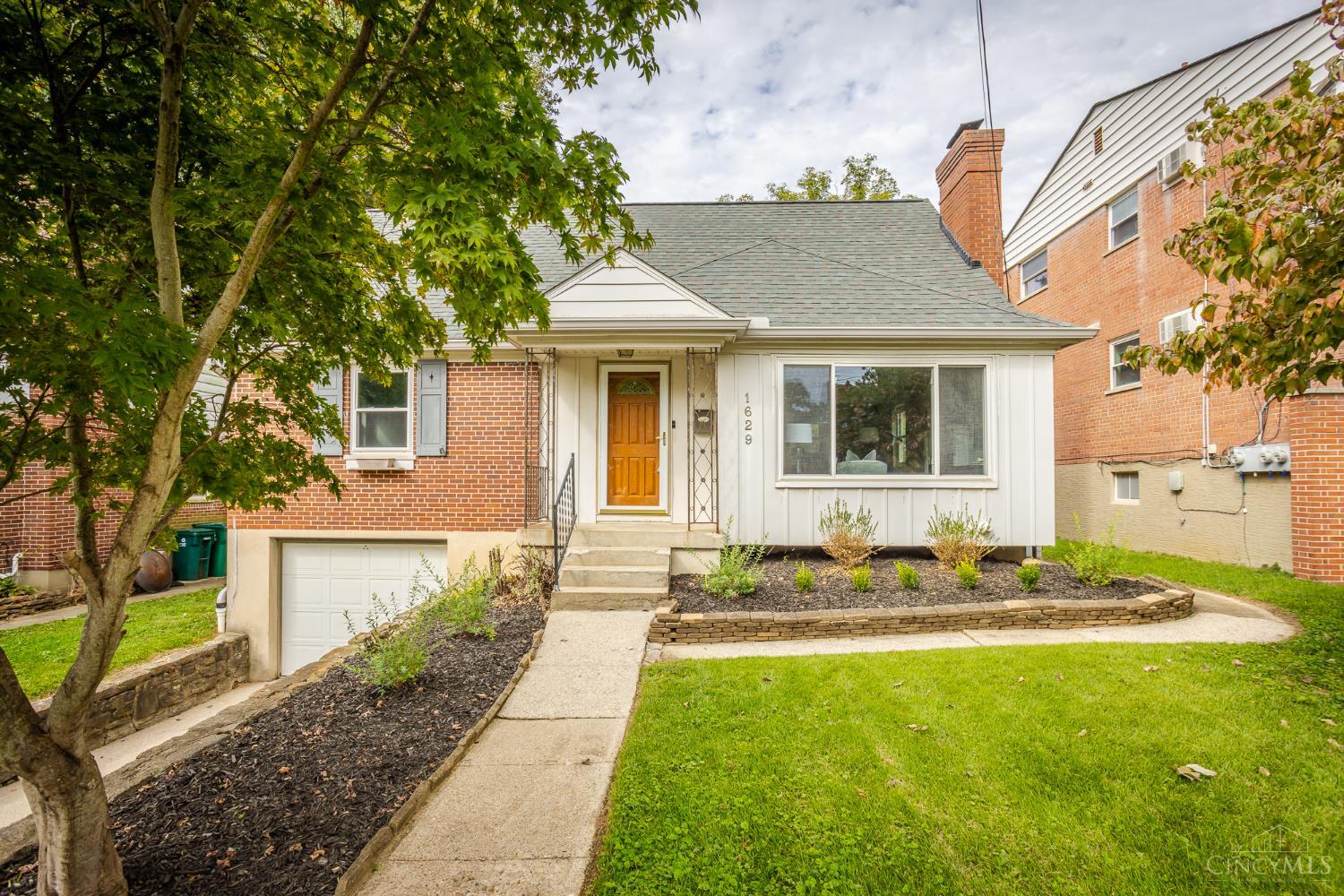 1629 Sutton Avenue Property Photo 1
