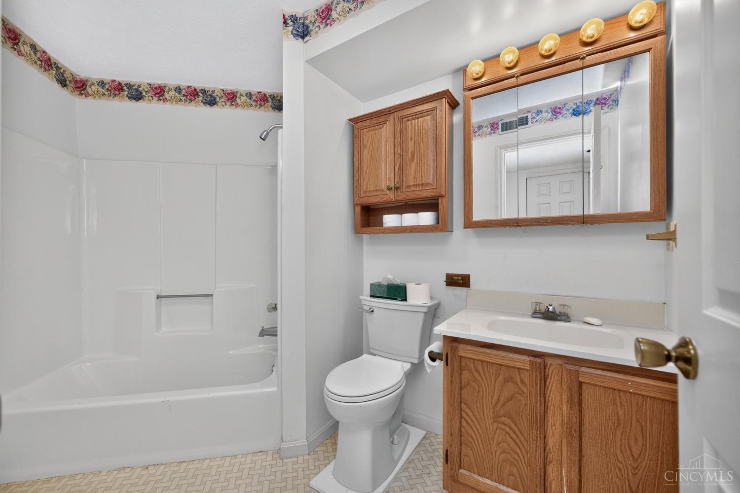3211 Heritage Square Drive Property Photo 6