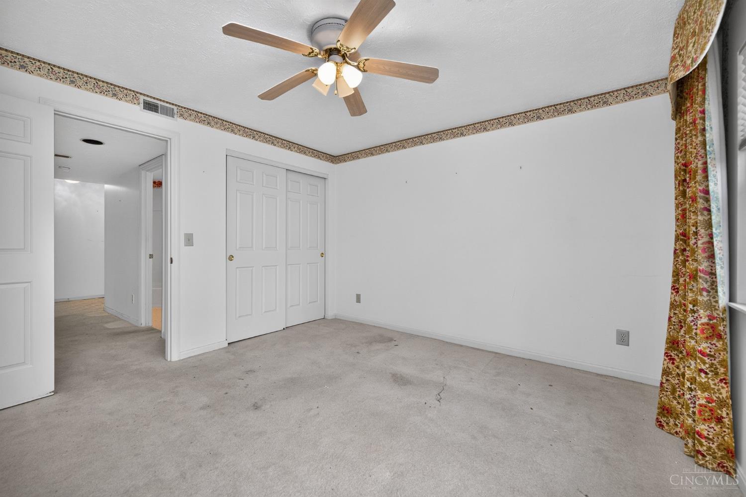 3211 Heritage Square Drive Property Photo 10