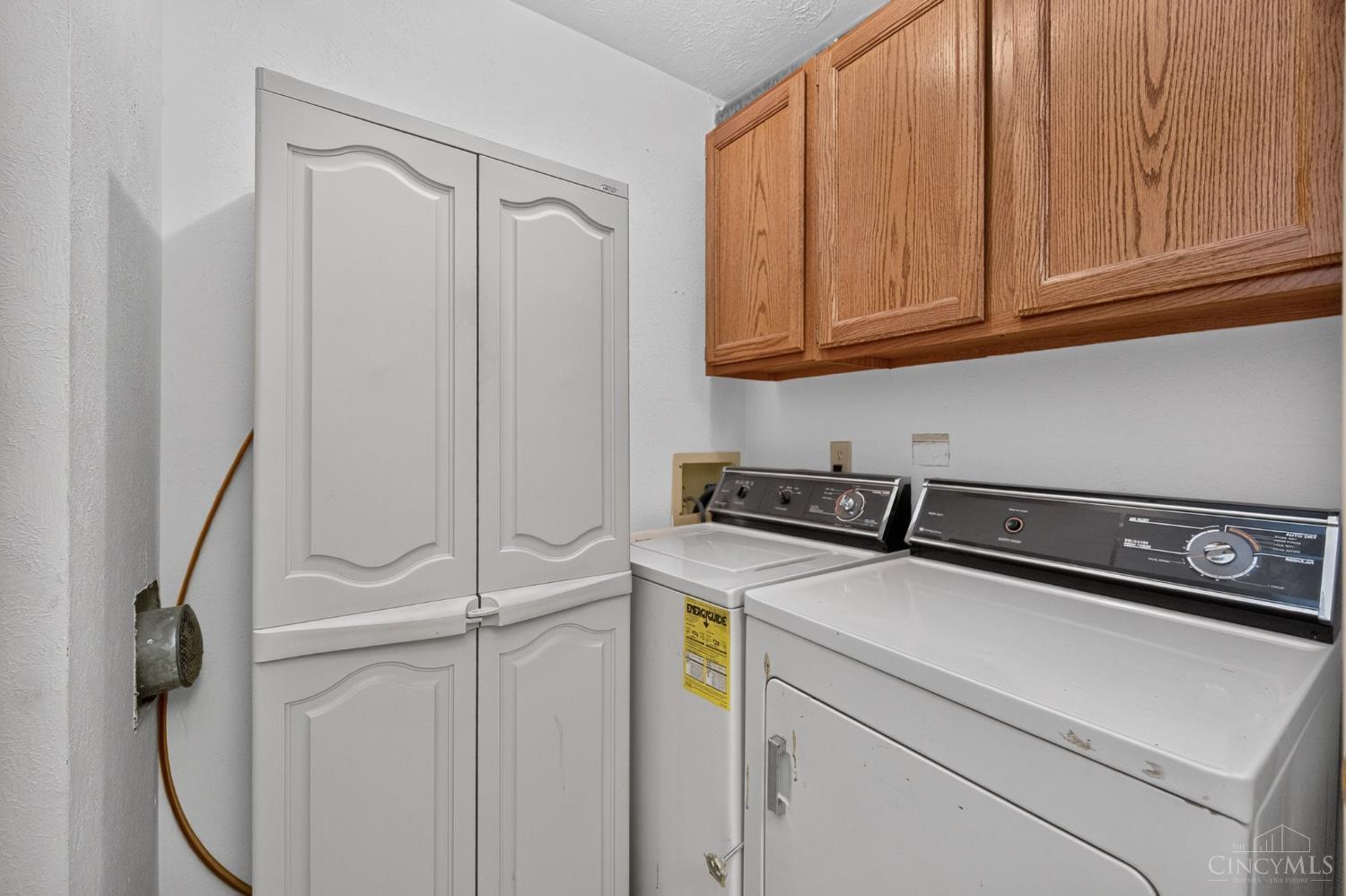 3211 Heritage Square Drive Property Photo 17