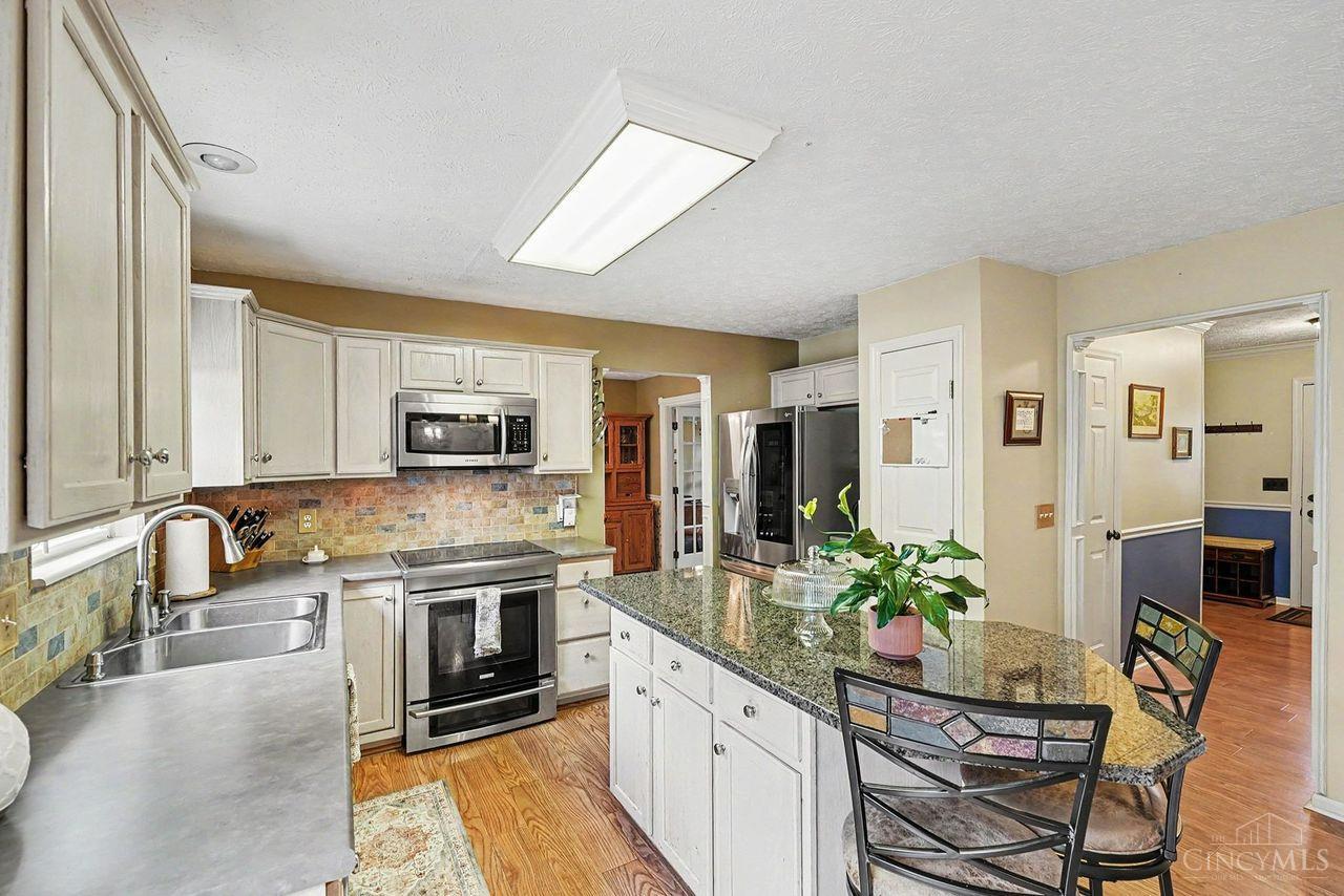 6357 Maple Grove Property Photo 5