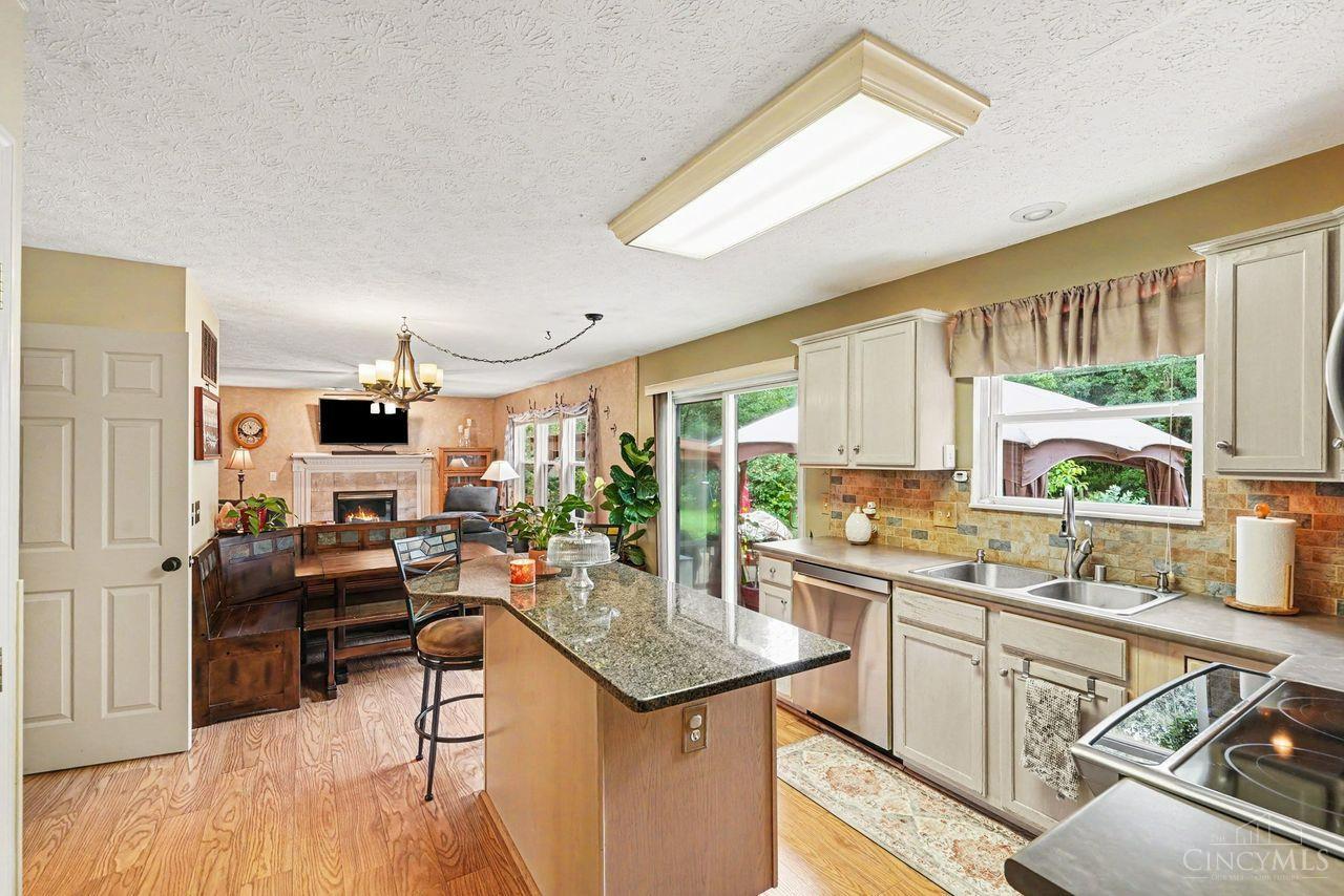 6357 Maple Grove Property Photo 6