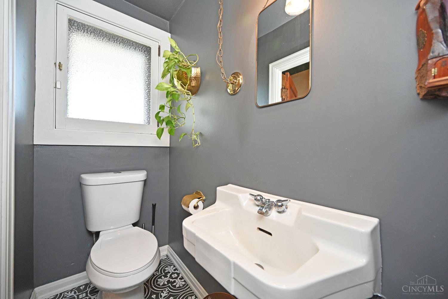 5925 Belmont Avenue Property Photo 31