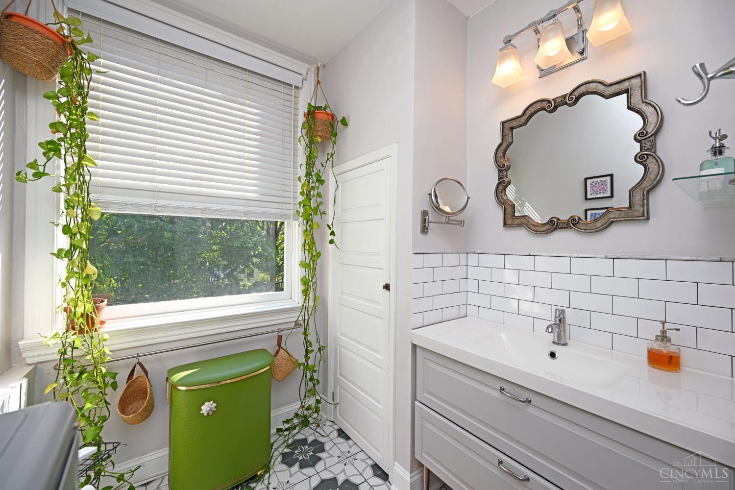 5925 Belmont Avenue Property Photo 42