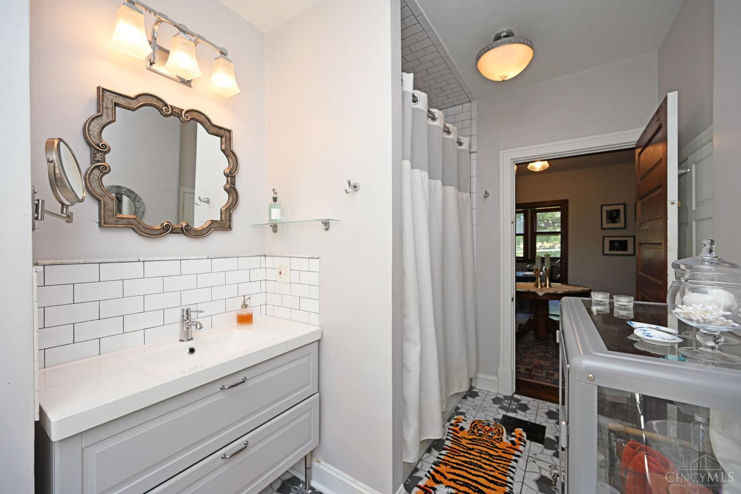 5925 Belmont Avenue Property Photo 43
