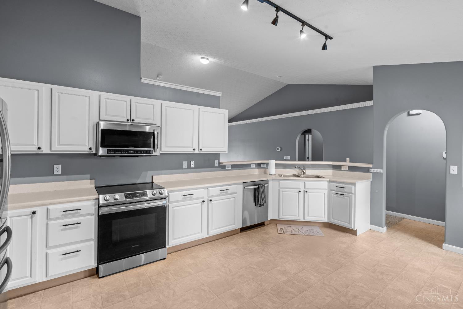 3609 Madison Grace Property Photo 12