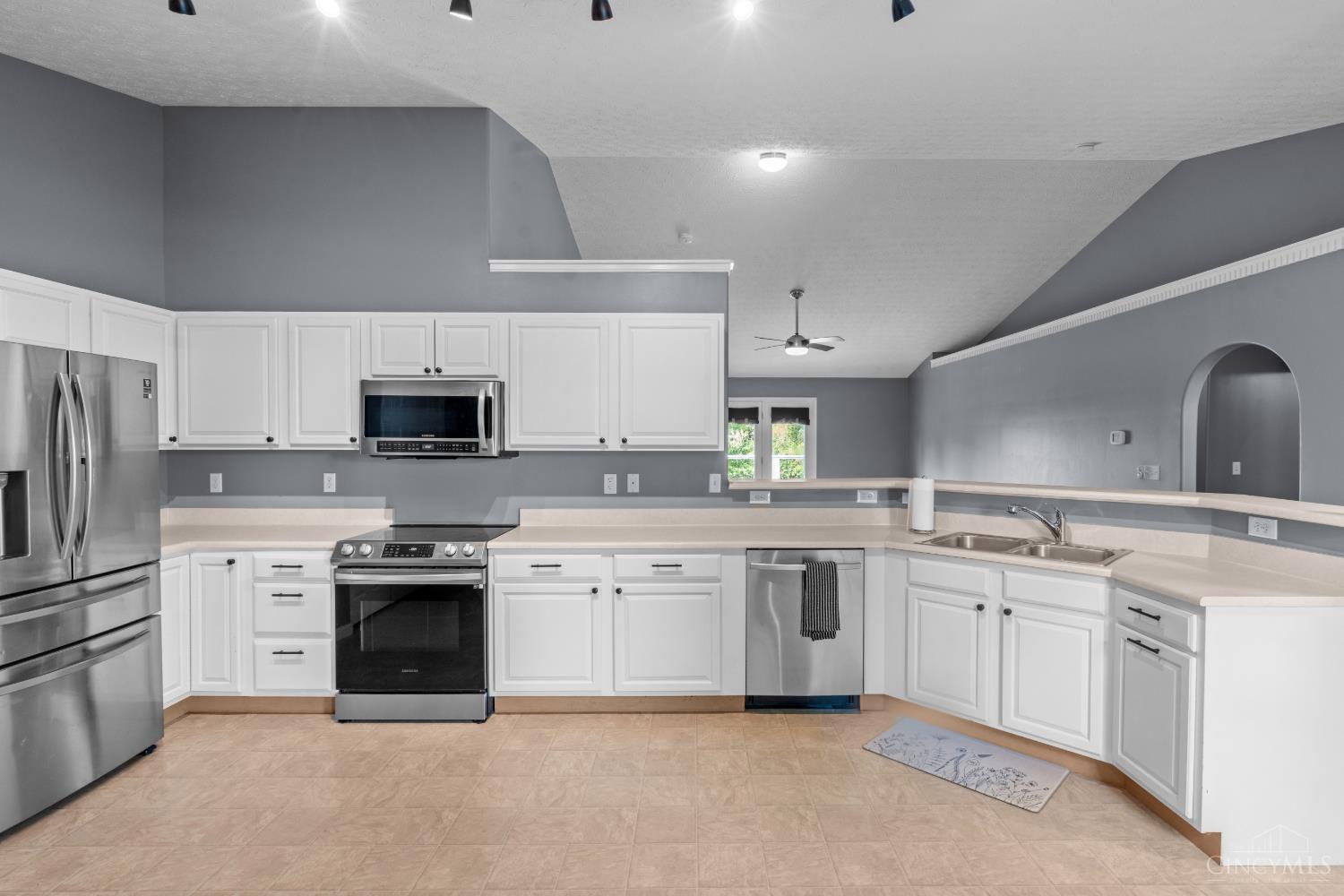 3609 Madison Grace Property Photo 14