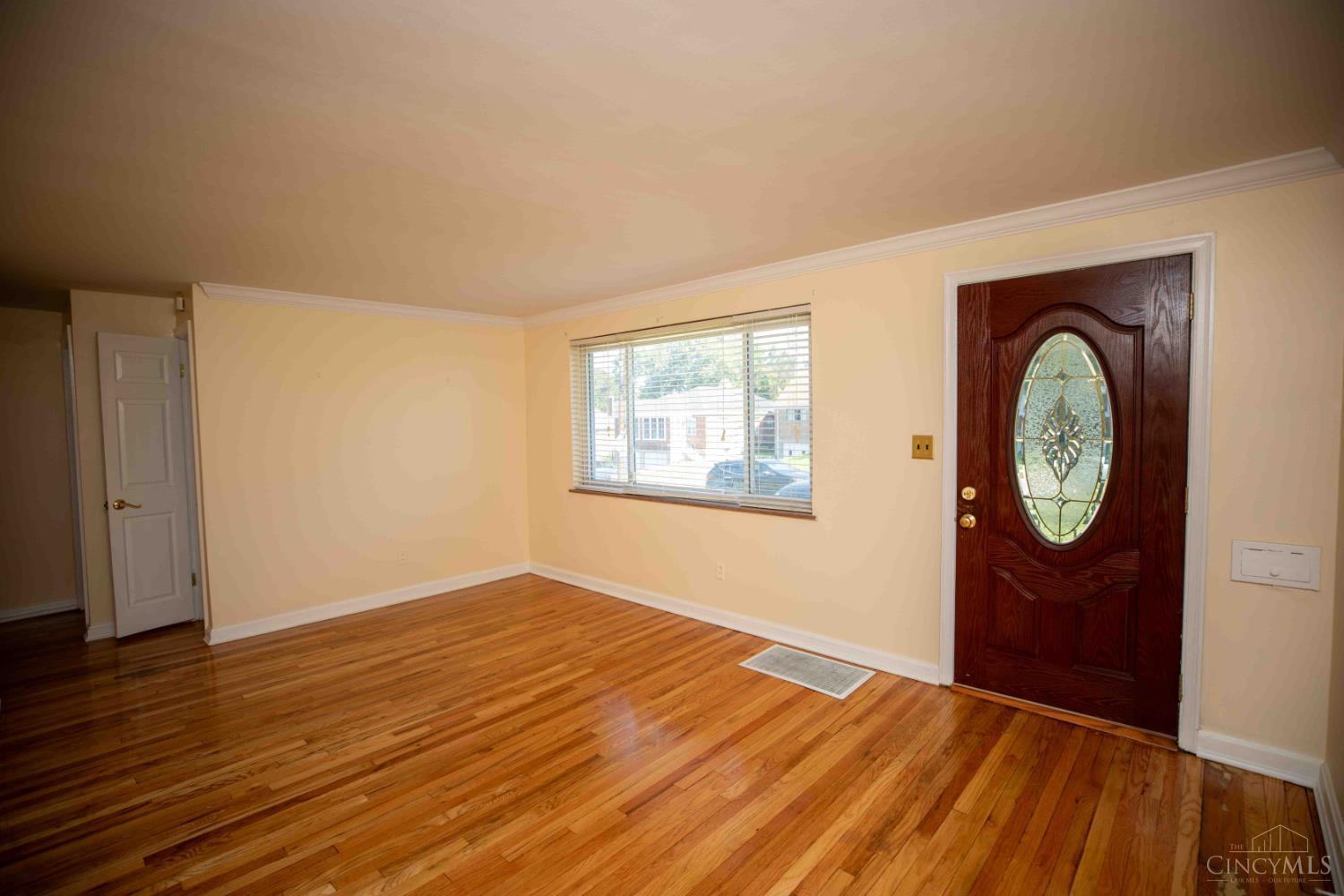 6327 Stover Avenue Property Photo 3
