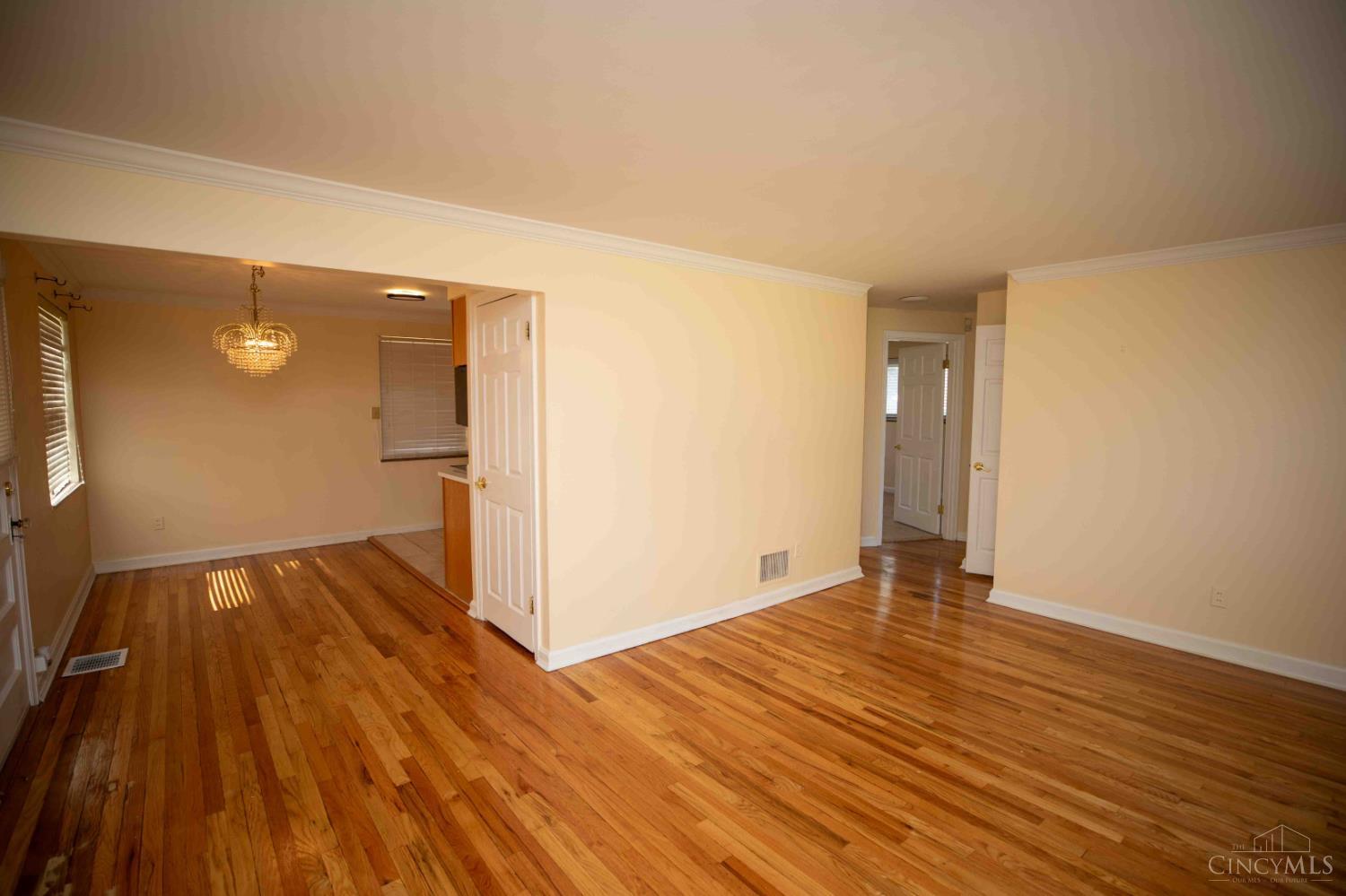 6327 Stover Avenue Property Photo 4