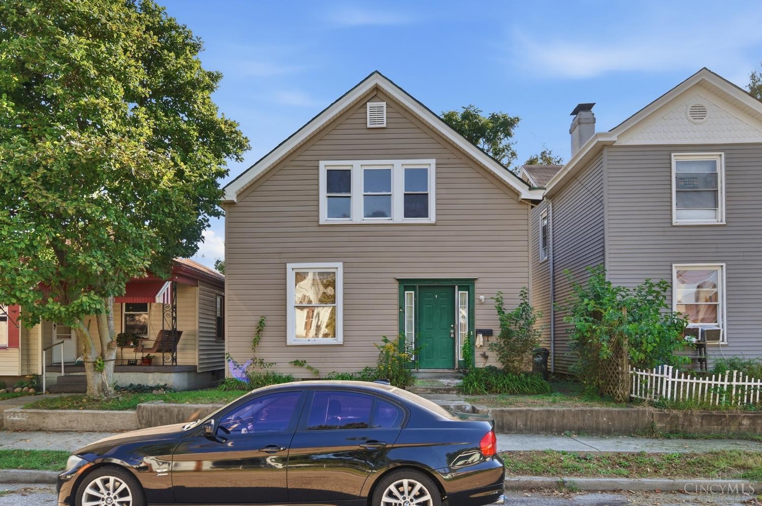 2064 Logan Avenue Property Photo 1