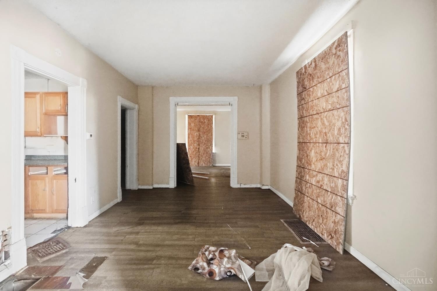 2064 Logan Avenue Property Photo 11