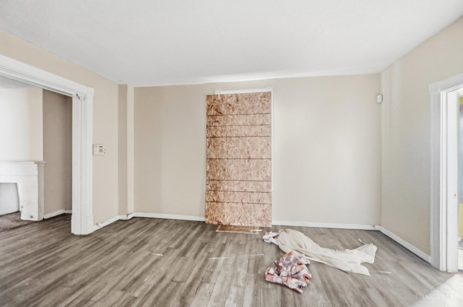 2064 Logan Avenue Property Photo 12