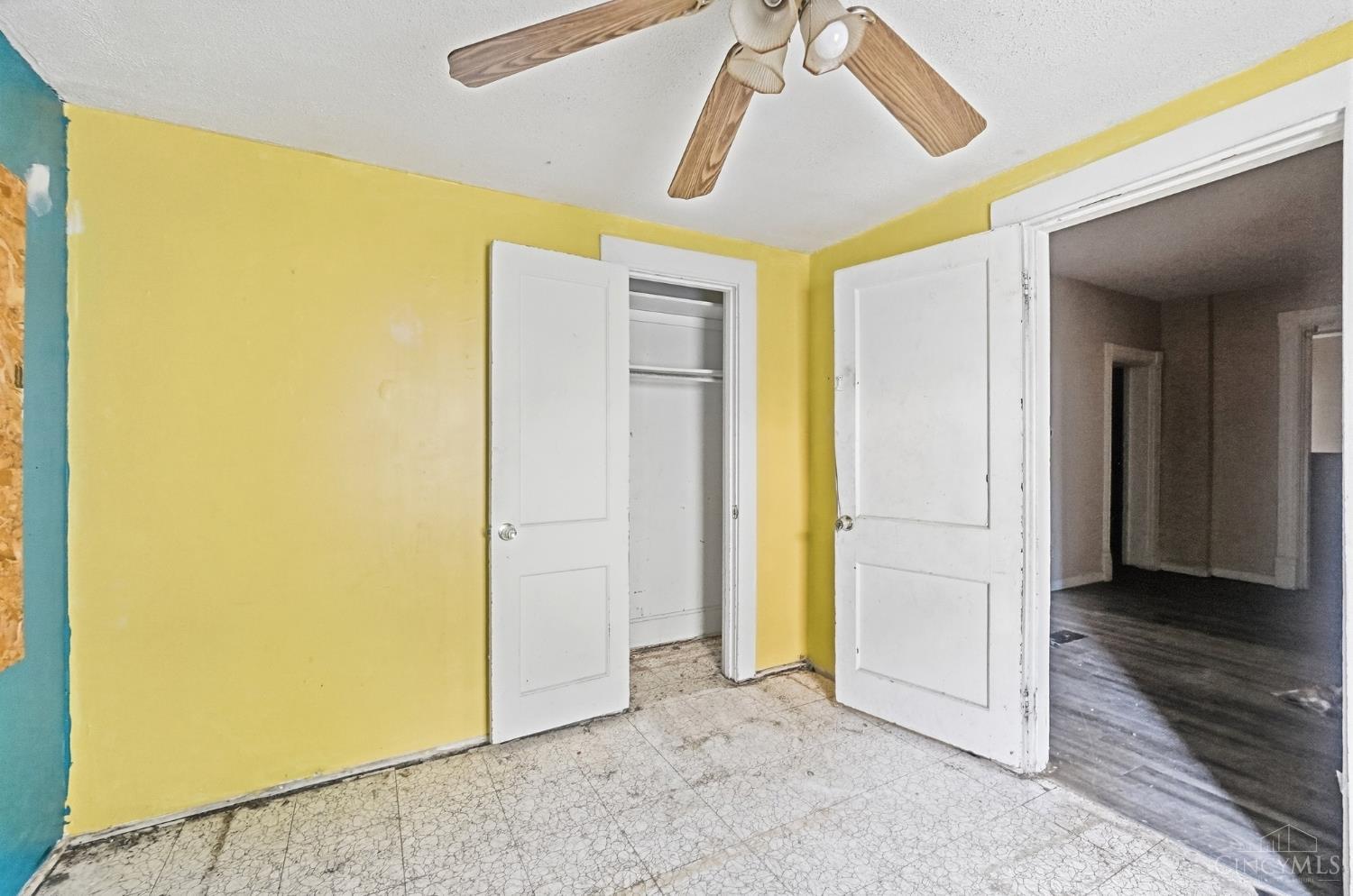 2064 Logan Avenue Property Photo 15