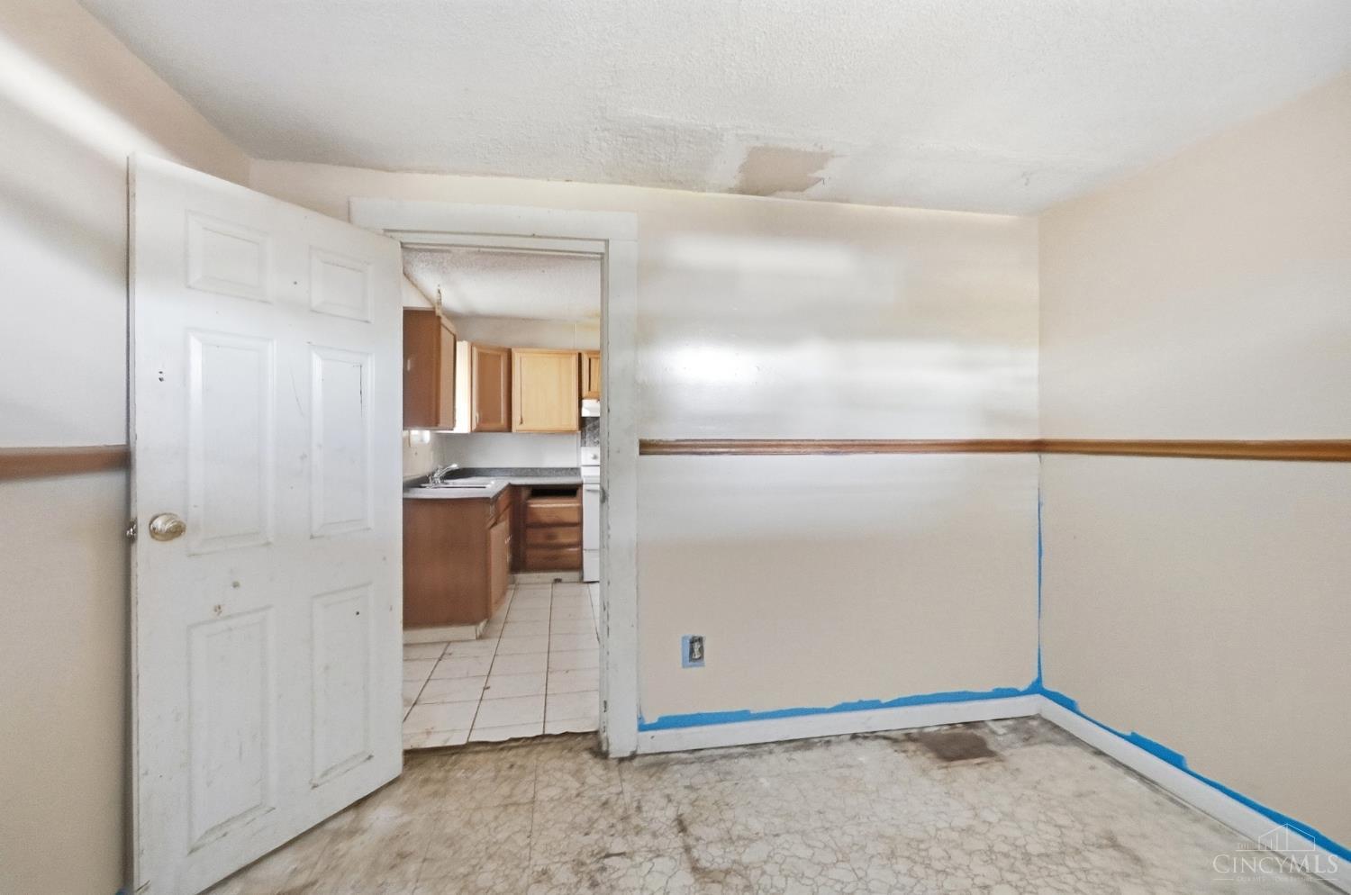2064 Logan Avenue Property Photo 21