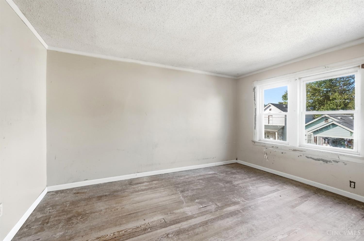 2064 Logan Avenue Property Photo 26
