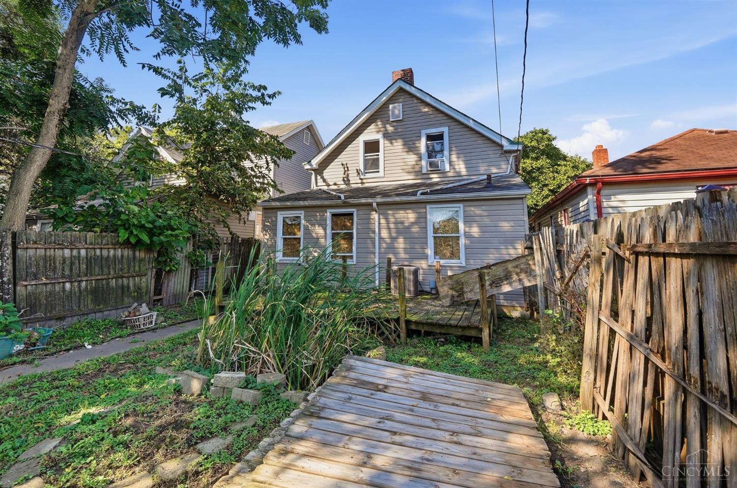 2064 Logan Avenue Property Photo 39