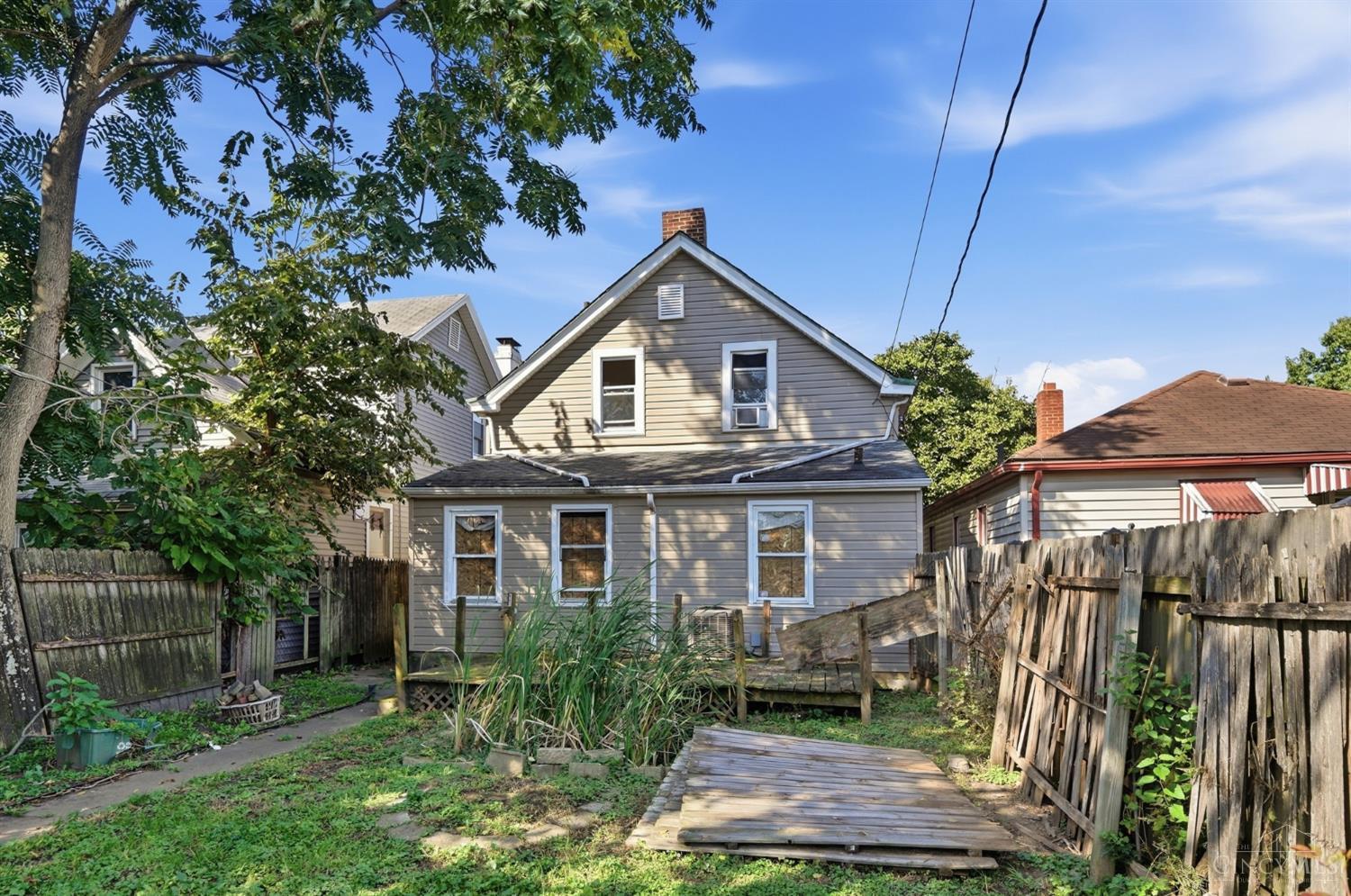 2064 Logan Avenue Property Photo 43
