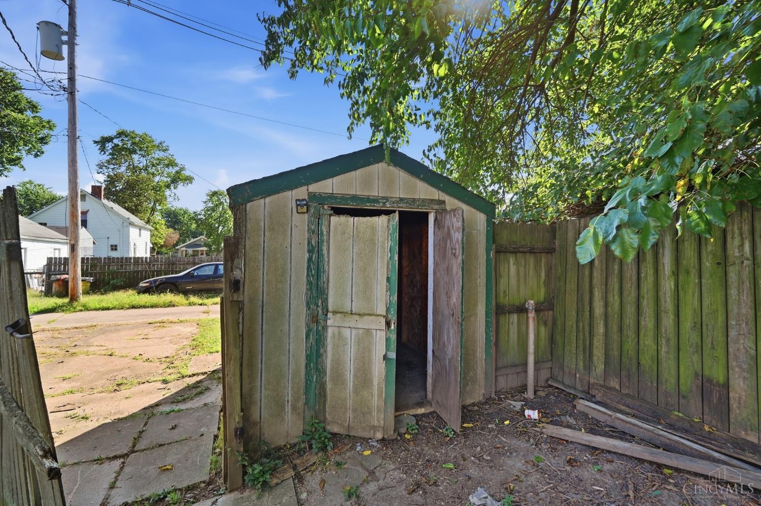 2064 Logan Avenue Property Photo 44