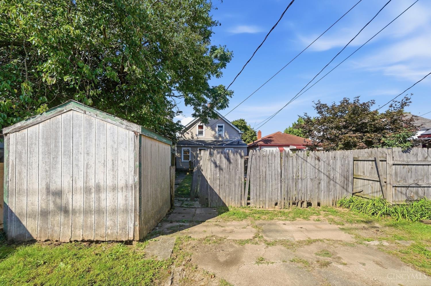 2064 Logan Avenue Property Photo 45