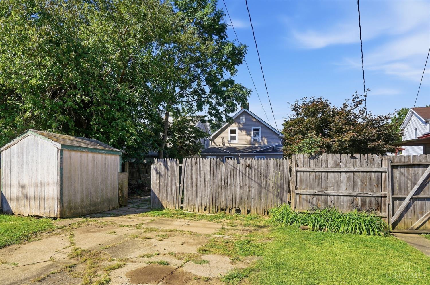 2064 Logan Avenue Property Photo 46