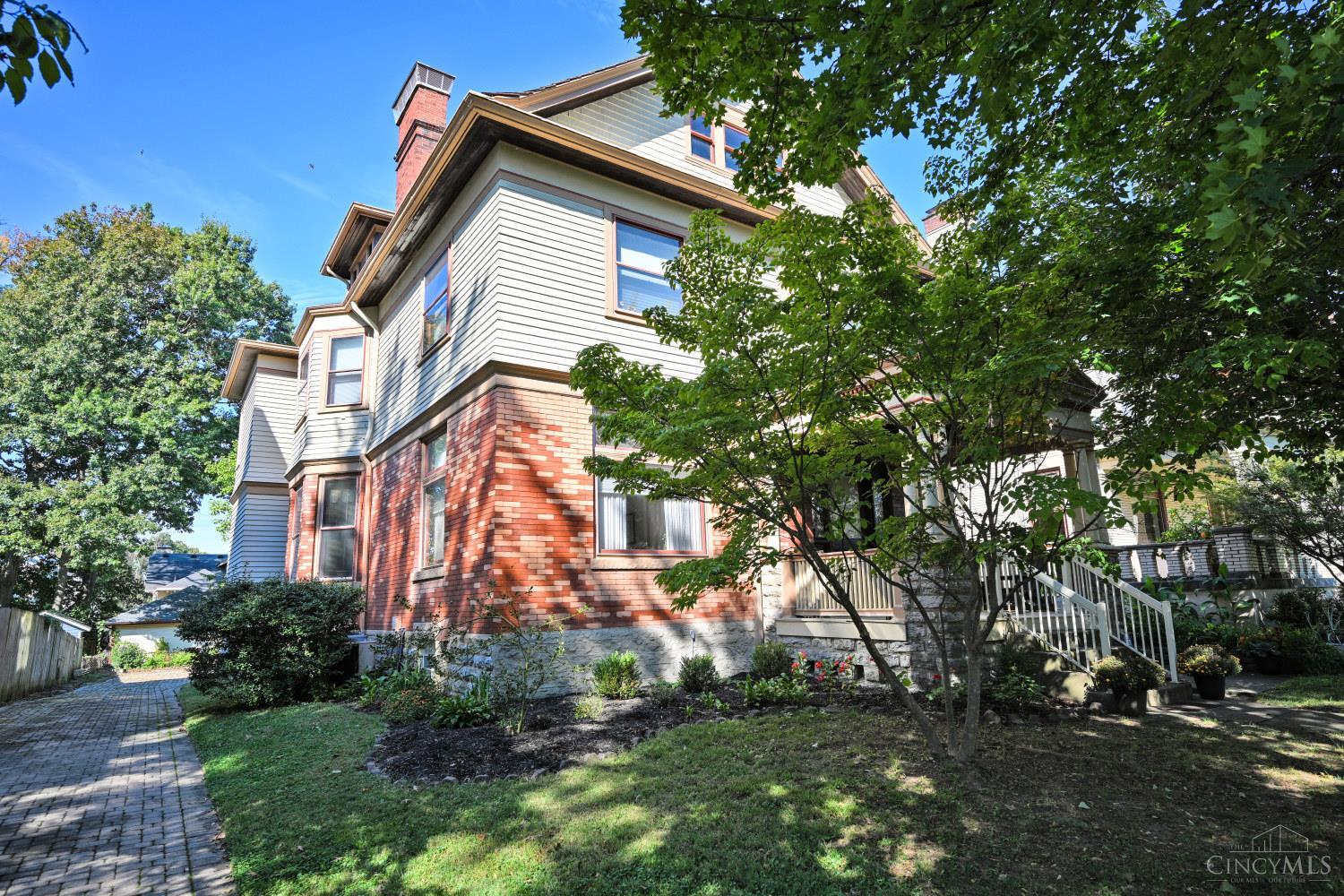 3539 Mooney Avenue Property Photo 1
