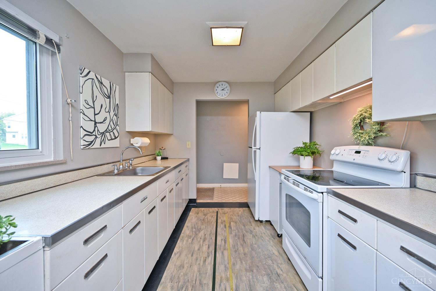3673 Boomer Road Property Photo 13