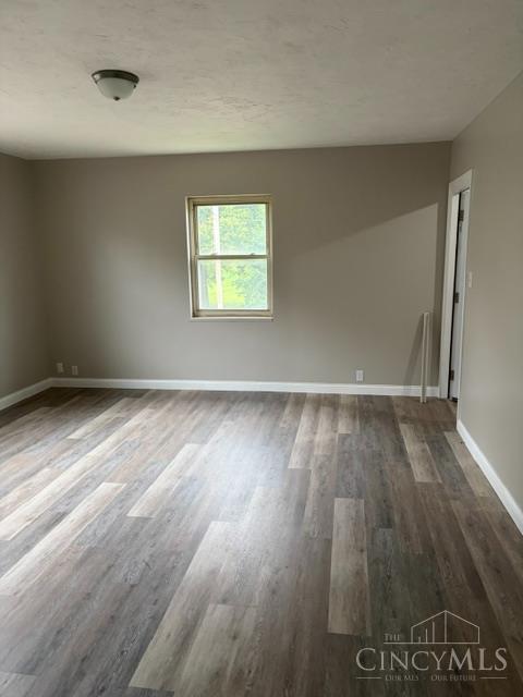 2351 Tytus Avenue Property Photo 4